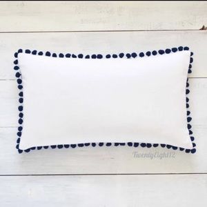 NWT White Cotton & Navy Blue Pom Pom Lumbar Pillow Covers